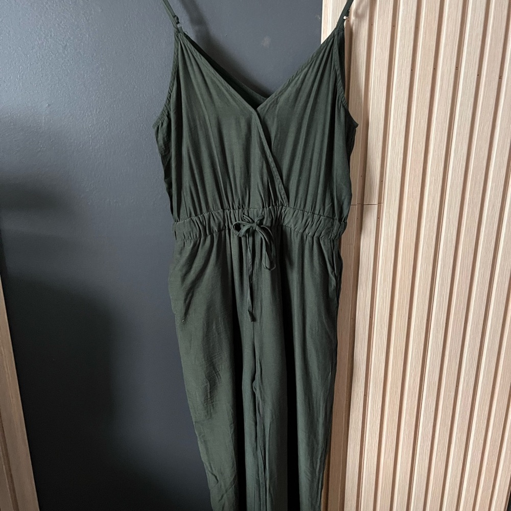 Dark Green Sleeveless Jumpsuit